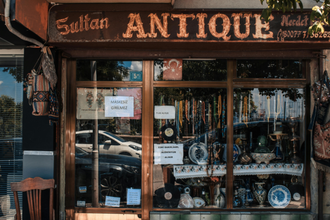 Vintage Shops Paris: Top 3 Spots for Renaissance Vintage & Fashion Lovers
